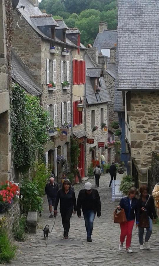 Val Cocherel - Hotel Le Challonge Dinan Eksteriør billede